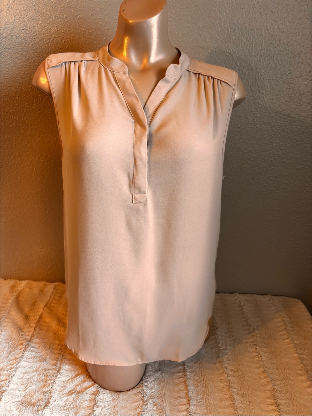 Violet & Claire Sleeveless Split-Neck Blouse - Cream